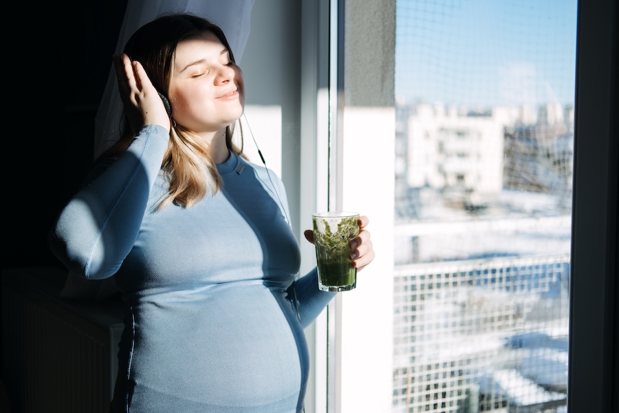 Lutter contre le déclin cognitif : le rôle des flavonoïdes et de la musique dans la santé du cerveau