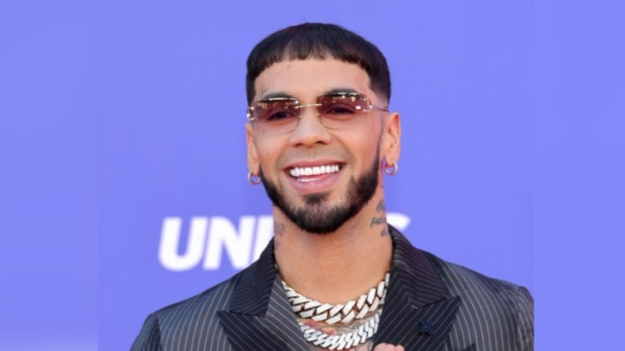 Image form article El cantante puertorriqueño Anuel AA visita a Trump y queda fascinado con el trato que le dio el expresidente