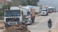 Seguidores de Evo Morales levantan temporalmente bloqueos en cuatro zonas de Bolivia