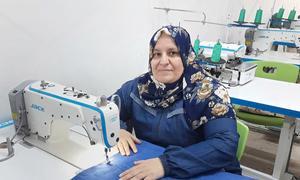 Mariam Al-Gharableh, mjane na mama wa watoto wanne kutoka Jordan, ni mnufaika wa mafunzo ya ushoni yaliyotolewa na UN Women kwenye kituo cha Oasis kilichoko mji wa pwani wa Aqaba.