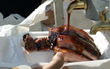 Barbecue Chefs Compete for $10,000 in Nevada