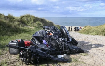 8 Migrants Die Trying to Cross Channel From France to Britain