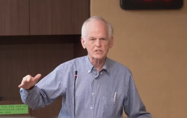 A renowned American scholar is drawing attention to a tactic the Chinese Communist Party is using to control people: fear. Professor Perry Link says people’s fear towards the CCP prompts them to self-censor. (Screenshot via NTD)