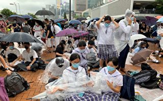 香港中學生開學高唱孤星淚 力壓中共國歌