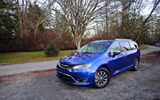 车评：为七人车充电 2019 Chrysler Pacifica Hybrid Ltd