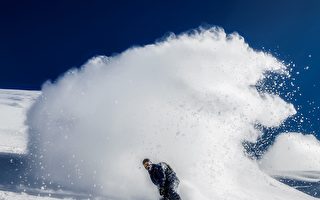 美單板滑雪者被雪活埋 眼尖陌生人救他一命