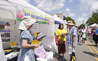 美國安娜堡藝術博覽會 遊客喜遇法輪大法