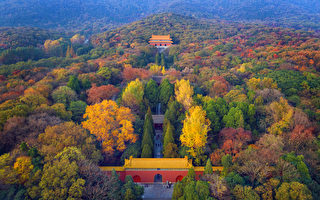 康熙皇帝和《紅樓夢》（三）