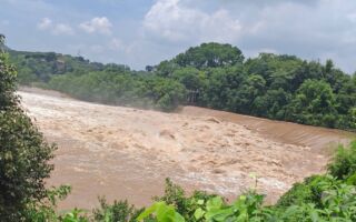 重慶多地洪災 部分街道積水3米 多人死亡