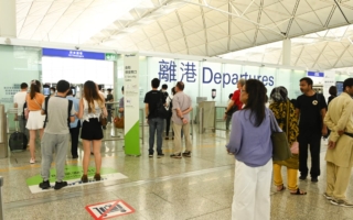 香港機管局推手機托運行李服務 國泰快運可用