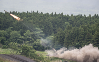 日本明年防衛預算再創新高 提升反擊能力