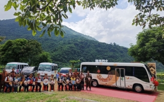 就学接驳更有力 来义乡再增1辆幸福巴士