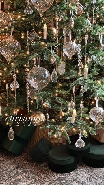 Crystals On Christmas Tree, Icicles On Christmas Tree, Opulent Christmas Decor, Chandelier Christmas Tree, Classy Christmas Outdoor Decor, Sophisticated Christmas Tree, Untraditional Christmas Tree, Moody Vintage Christmas Decor, Gem Christmas Tree