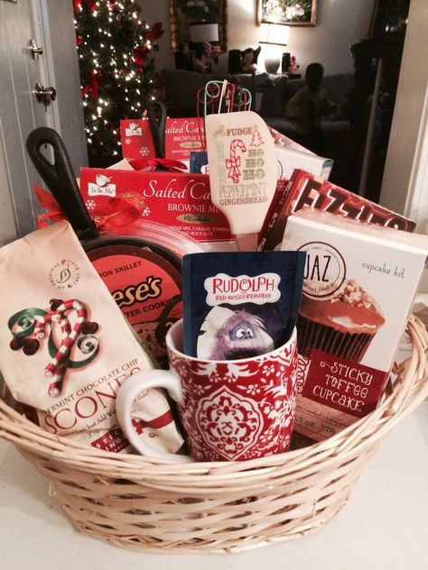 TaylorMade basket of holiday goodies Holiday Gift Baskets Christmas, Xmas Gift Baskets, Goodie Basket, Christmas Gift Baskets Diy, Gift Baskets For Him, Christmas Gift Basket Ideas, Holiday Baskets, Raffle Baskets, Holiday Gift Baskets