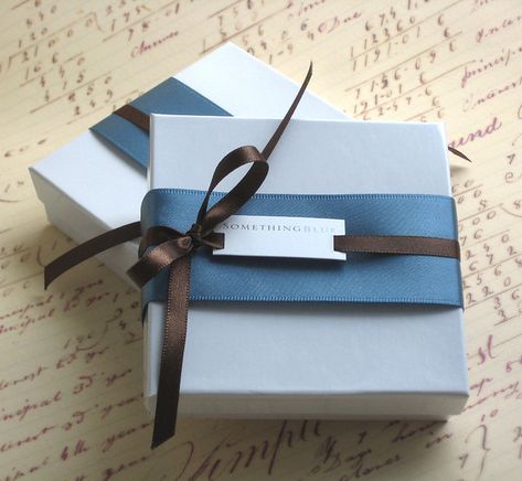 Cute Gift Wrapping Ideas, Săpunuri Handmade, Elegant Gift Wrapping, Gift Wrapping Techniques, Gift Wrapping Inspiration, Packaging Ideas Business, Gifts Wrapping Diy, Creative Gift Wrapping, Professional Gifts