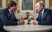 Tucker Carlson (st) şi Vladimir Putin (Screenshot - Twitter)