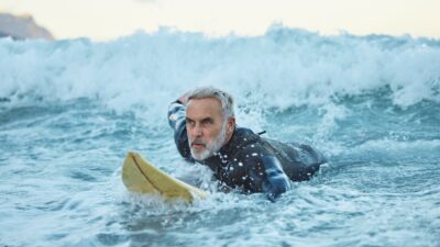 Eine Therapie schlägt Wellen: Wie Surfen heilt und Menschen mit der Natur verbindet