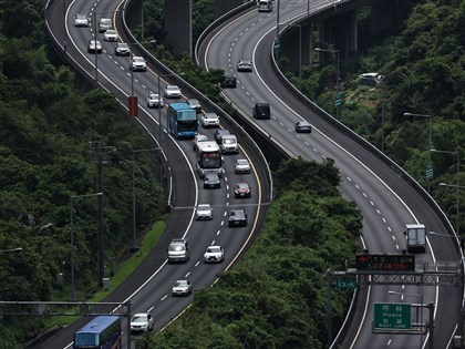 中秋節國道上午大致順暢 國5北向宜蘭至坪林等9路段估車多