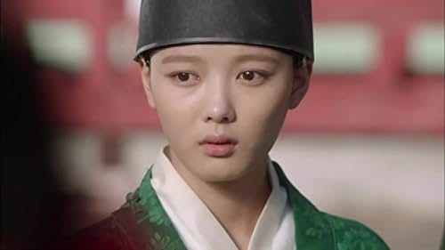 Kim Yoo-jung in Mây Họa Ánh Trăng (2016)