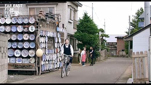 A shy country girl chooses a part-time job at a "maid cafe" where she serves customers while dressed up as a maid.