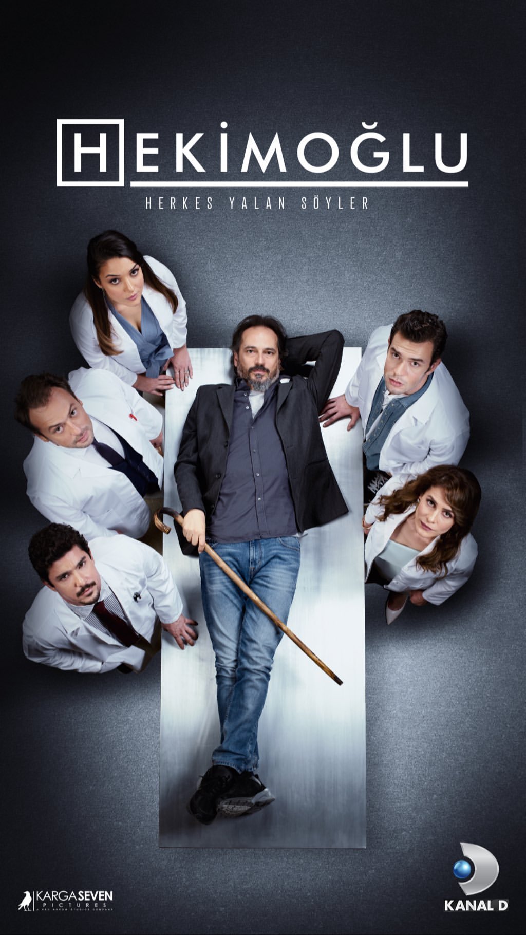 Okan Yalabik, Timuçin Esen, Ebru Özkan, Kaan Yildirim, Damla Colbay, and Aytaç Sasmaz in Hekimoglu (2019)