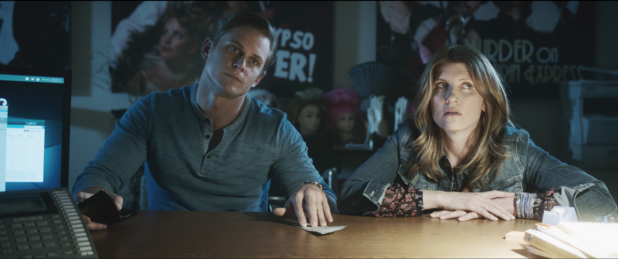 Sharon Horgan and Billy Magnussen in Đêm Chơi Nhớ Đời (2018)