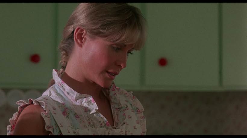 Dee Wallace in Những con nhím ngoài hành tinh (1986)