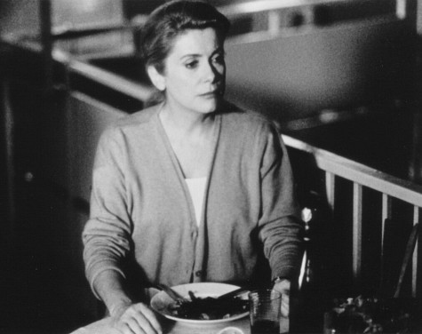 Catherine Deneuve in Les voleurs (1996)