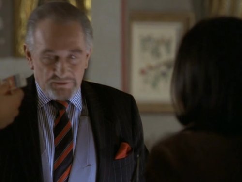 Roy Dotrice in Sliders (1995)