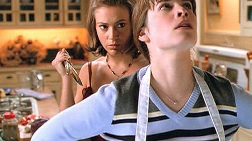 Alyssa Milano and Holly Marie Combs in Phép Thuật (1998)