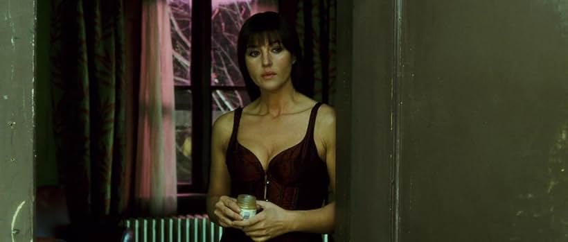 Monica Bellucci in Nhiệm Vụ Bất Đắc Dĩ (2007)