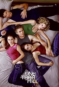 Sophia Bush, James Lafferty, Bethany Joy Lenz, Chad Michael Murray, and Hilarie Burton Morgan in Danh Dự (2003)