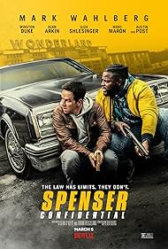 Mark Wahlberg and Winston Duke in Công Lý Của Spenser (2020)