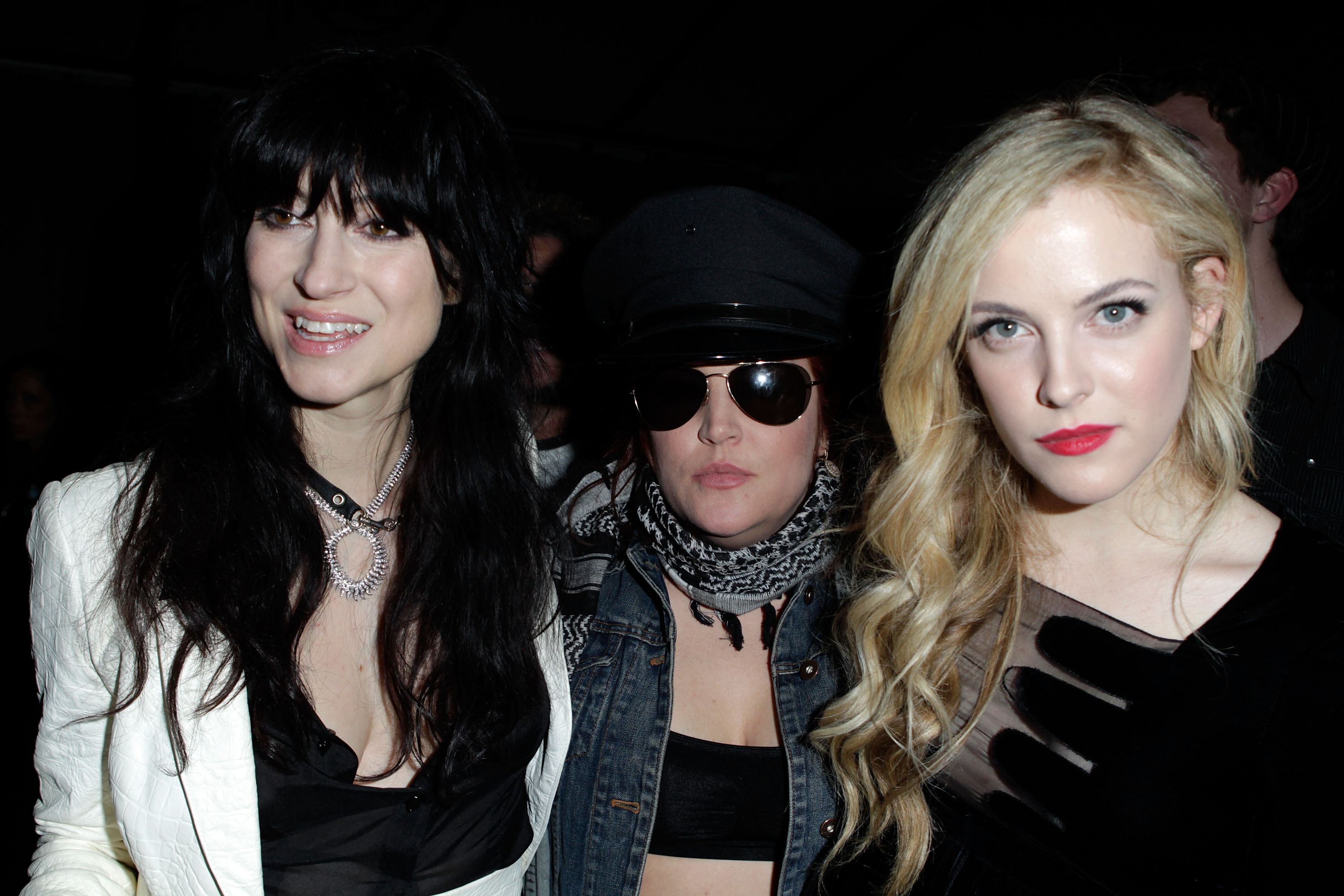 Floria Sigismondi, Lisa Marie Presley, and Riley Keough at an event for Thiếu Nữ Nổi Loạn (2010)