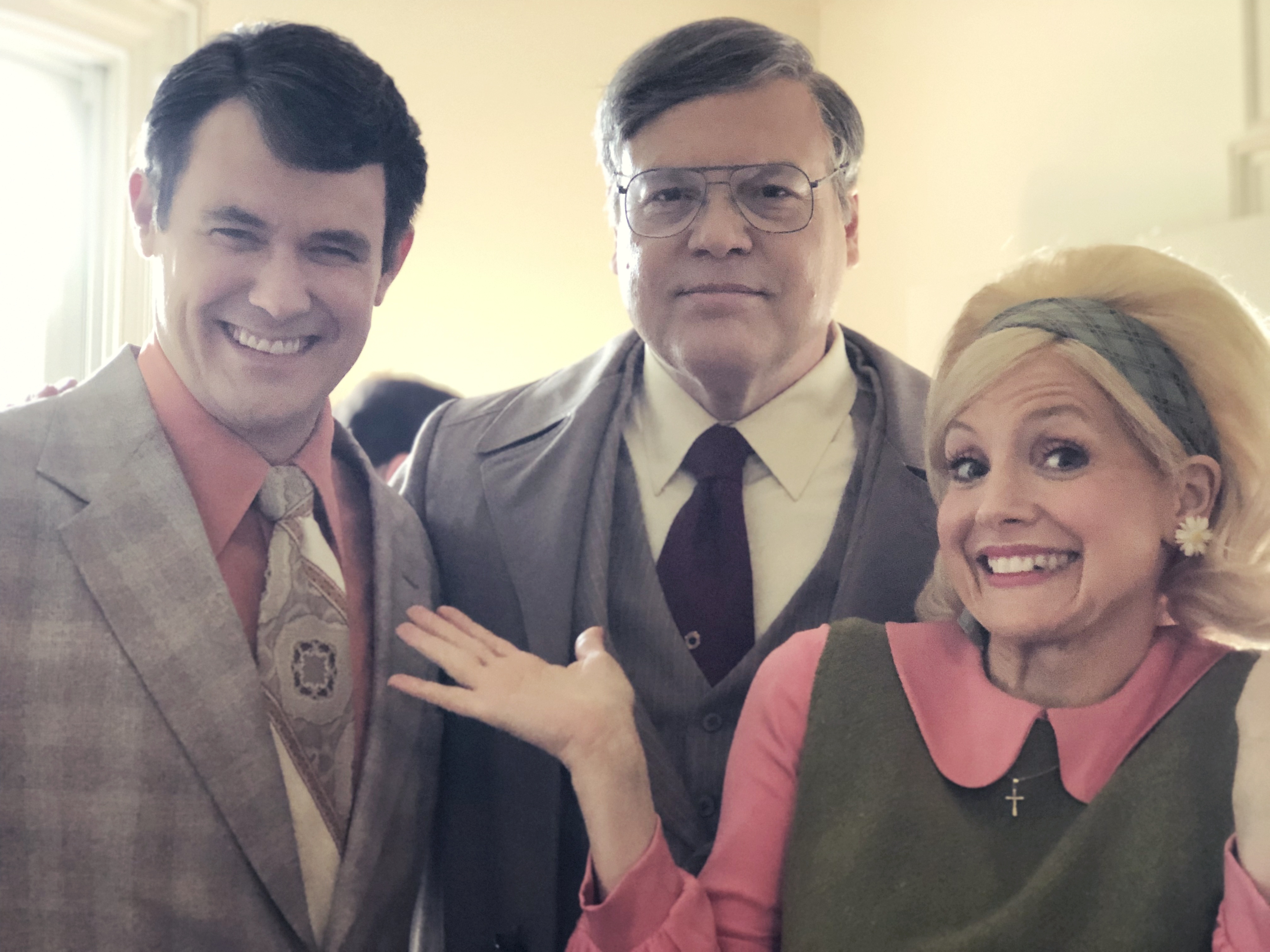 Gabriel Olds as Pat Robertson in The Eyes Of Tammy Faye (2021) - with Vincent D’Onofrio as Jerry Falwell, and Jessica Chastain as Tammy Faye Bakker.