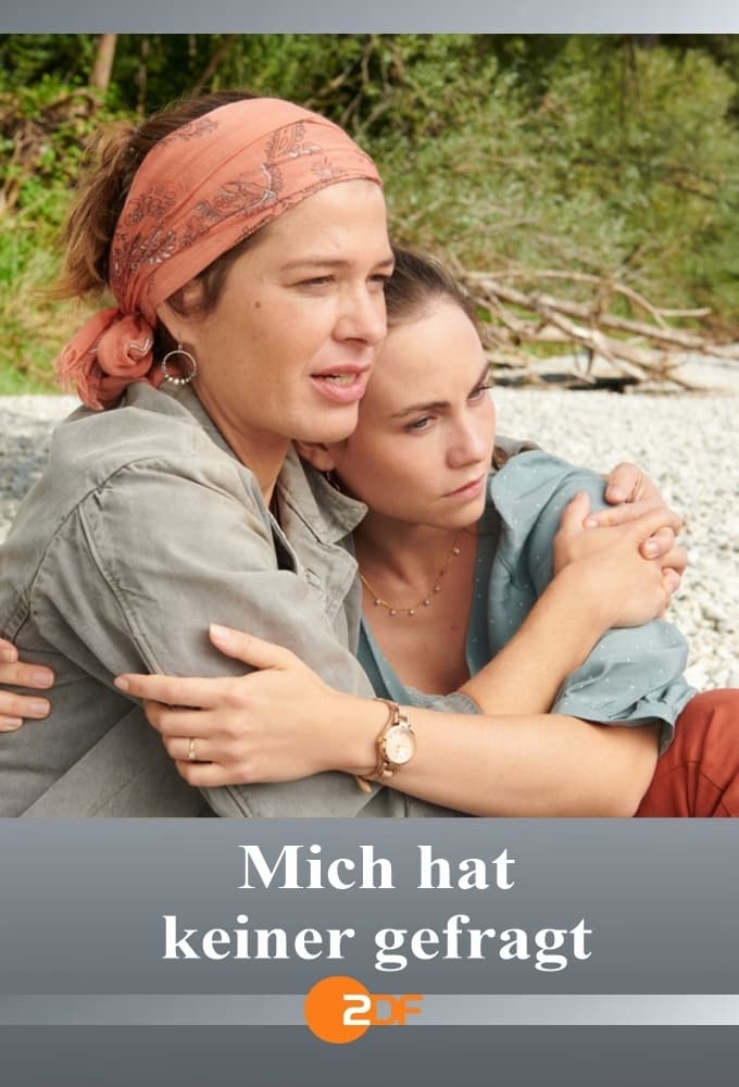 Meike Droste and Vita Tepel in Mich hat keiner gefragt (2021)