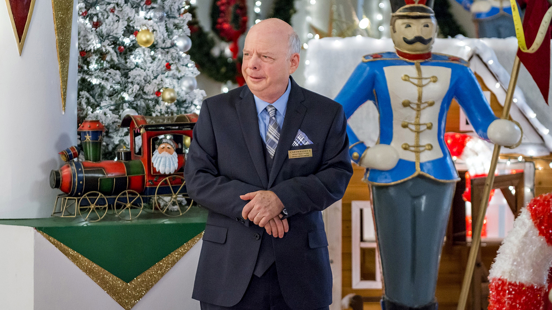 Wallace Shawn in Christmas at Cartwright's (2014)