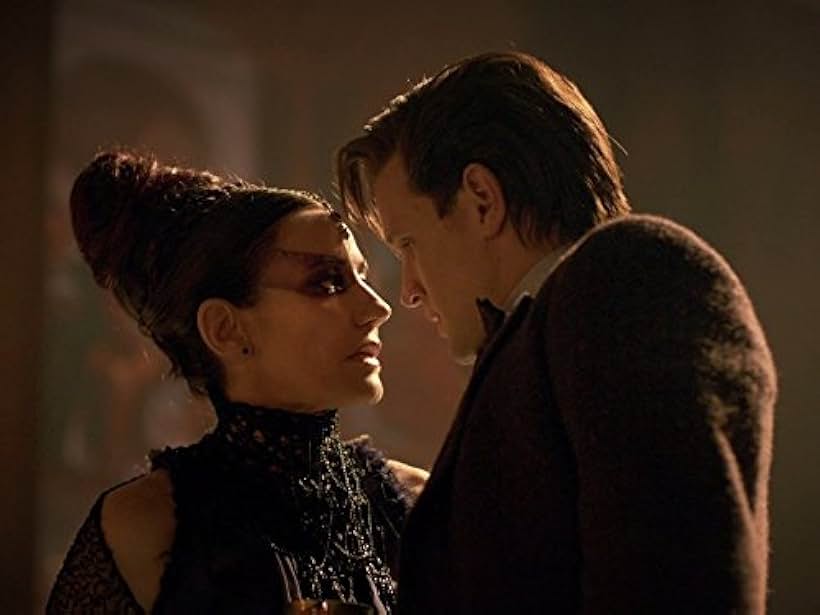 Orla Brady and Matt Smith in Bác Sĩ Vô Danh (2005)