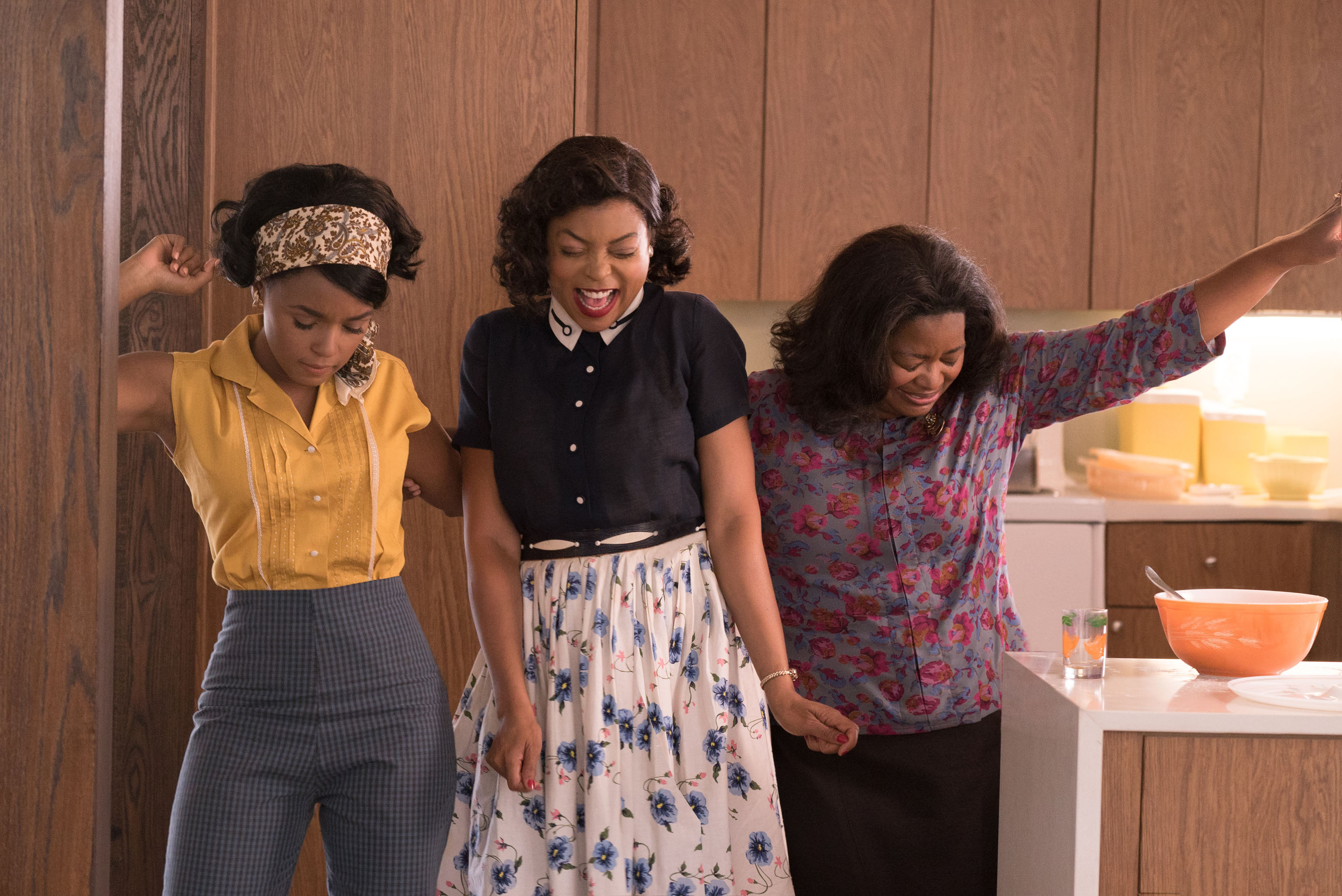 Taraji P. Henson, Octavia Spencer, and Janelle Monáe in Bộ Ba Ưu Việt (2016)