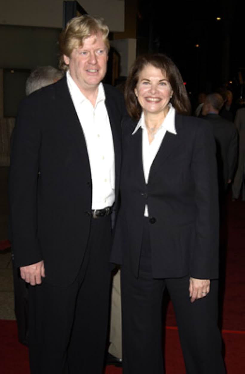 Sherry Lansing and Donald Petrie at an event for Yêu Em Không Quá 10 Ngày (2003)