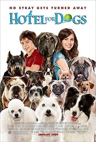 Emma Roberts, Jake T. Austin, and Cosmo in Khách Sạn Cún Cưng (2009)