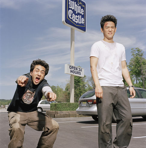 John Cho and Kal Penn in Harold & Kumar: Cuộc Phiêu Lưu Tới Lâu Đài Trắng (2004)