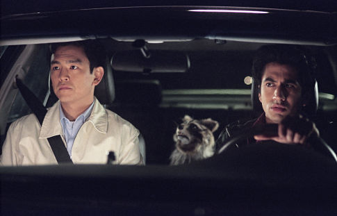 John Cho and Kal Penn in Harold & Kumar: Cuộc Phiêu Lưu Tới Lâu Đài Trắng (2004)