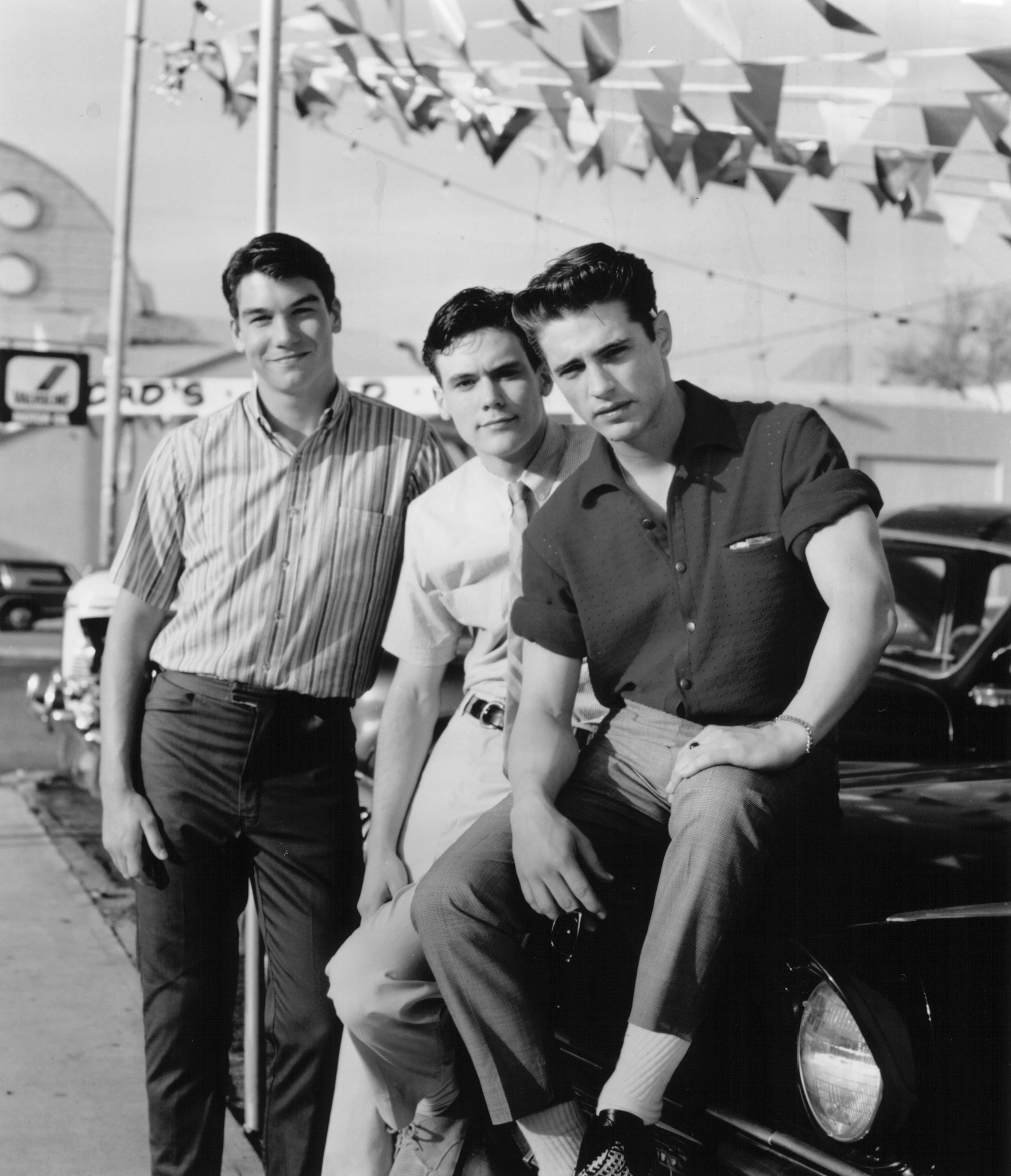 Jason Priestley, Jerry O'Connell, and Gabriel Olds in Calendar Girl (1993)