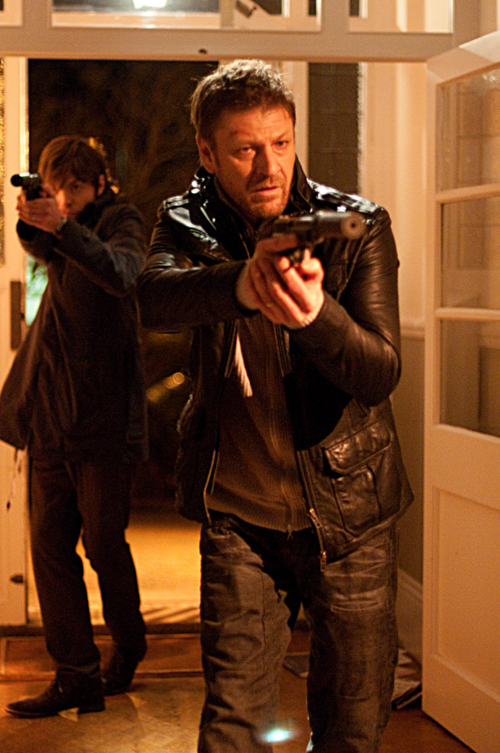 Sean Bean and Tom Burke in Vỏ Bọc Hoàn Hảo (2012)