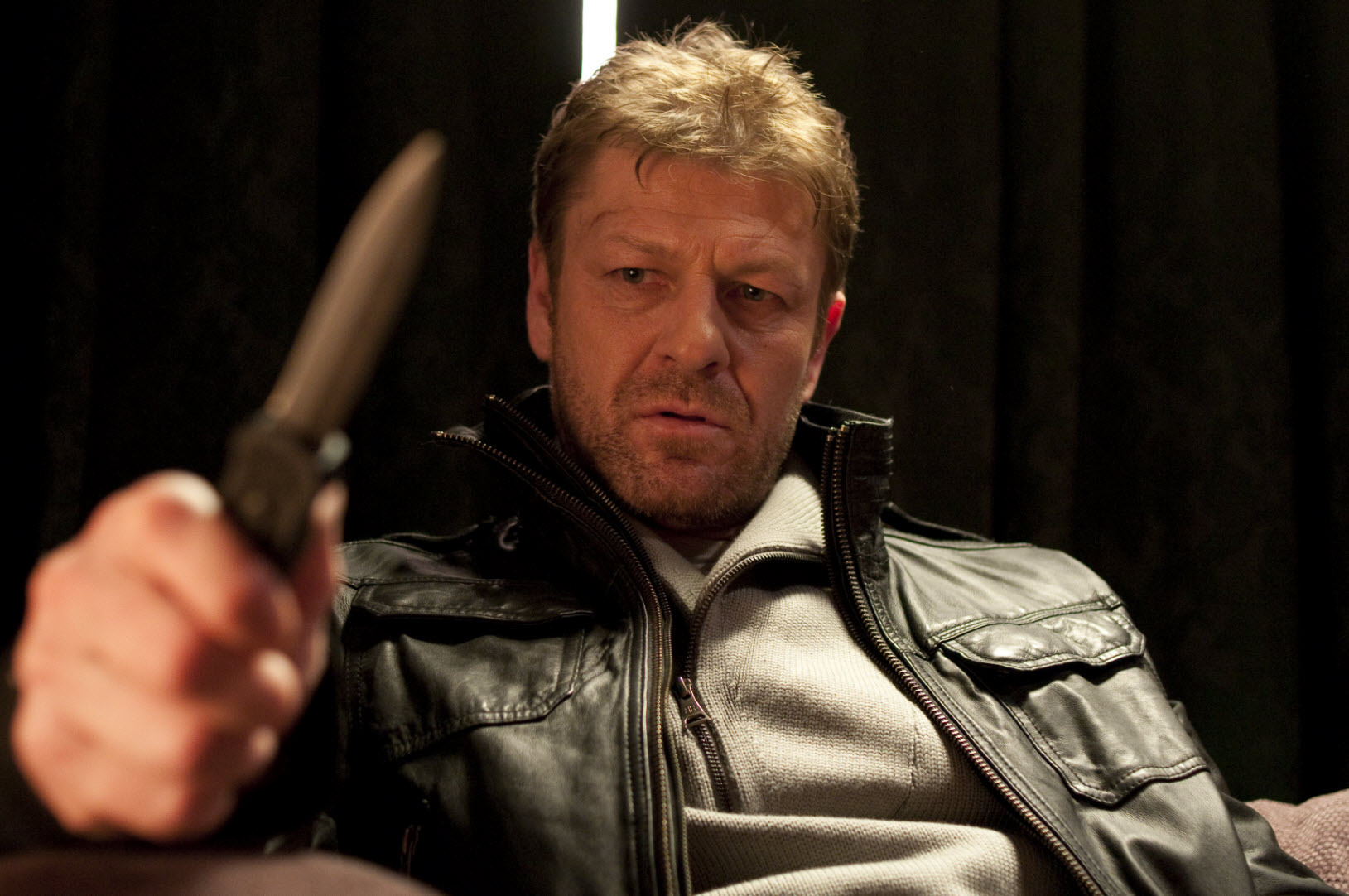 Sean Bean in Vỏ Bọc Hoàn Hảo (2012)