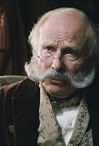 Edward Hardwicke in Oliver Twist: Cậu Bé Mồ Côi (2005)