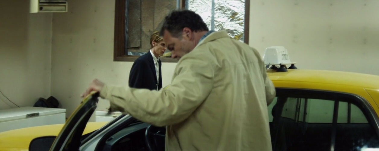 Vincent D'Onofrio and Eamon Farren in Xiềng Xích (2012)