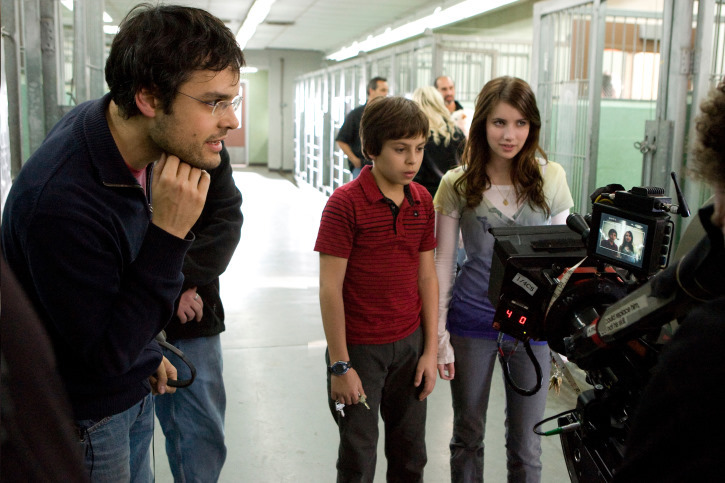 Thor Freudenthal, Emma Roberts, and Jake T. Austin in Khách Sạn Cún Cưng (2009)