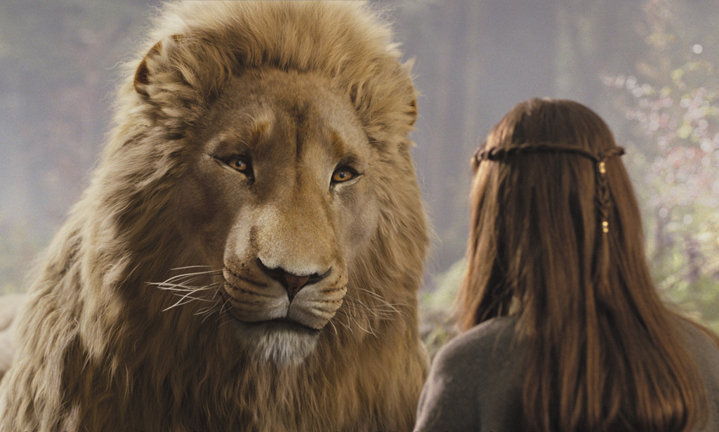 Liam Neeson and Georgie Henley in Biên Niên Sử Narnia: Hoàng Tử Caspian (2008)